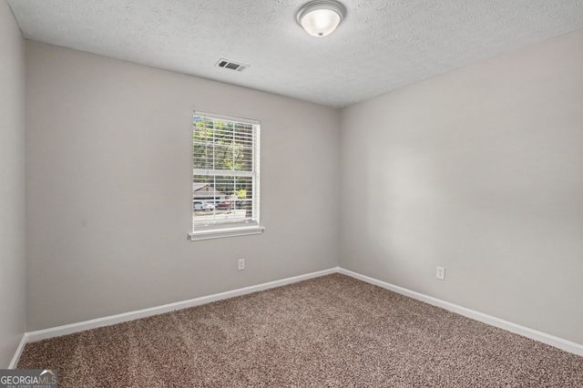 560 E Country Woods Drive, Covington, GA 30016