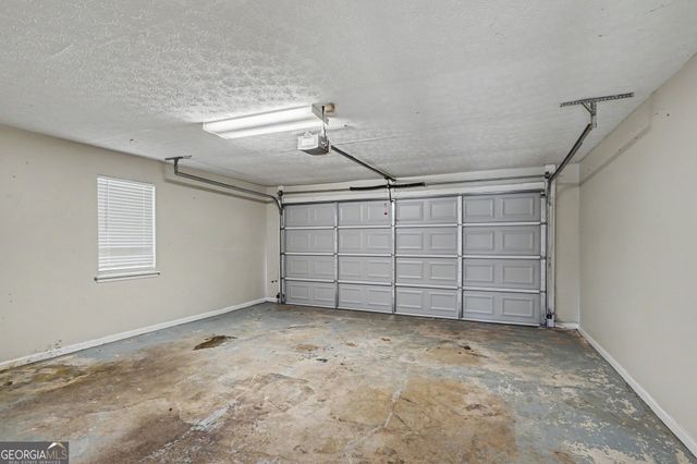 560 E Country Woods Drive, Covington, GA 30016