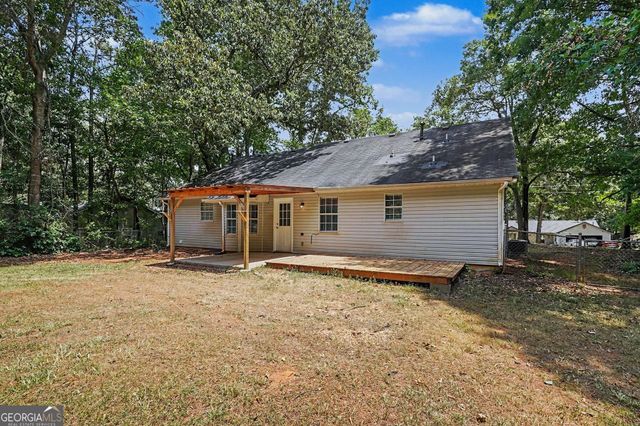 560 E Country Woods Drive, Covington, GA 30016