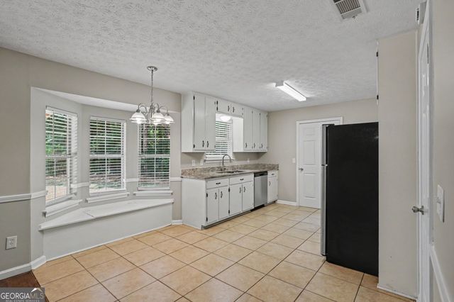 560 E Country Woods Drive, Covington, GA 30016