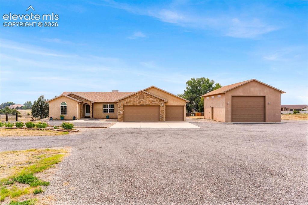 1165 S Oakleaf Drive, Pueblo West, CO 81007
