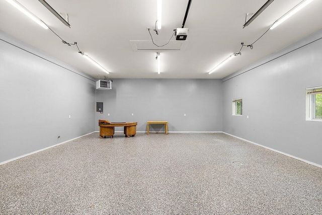 11137 Jeanette Drive, Whitmore Lake, MI 48189