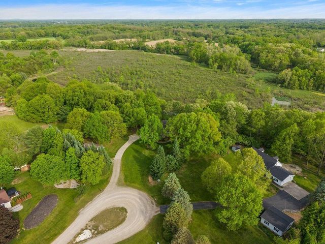 11137 Jeanette Drive, Whitmore Lake, MI 48189