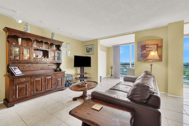 6461 NW 2nd Avenue 509, Boca Raton, FL 33487