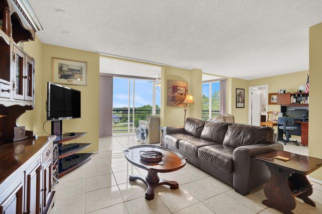 6461 NW 2nd Avenue 509, Boca Raton, FL 33487