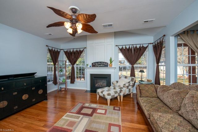 4555 Fairport Court, High Point, NC 27265