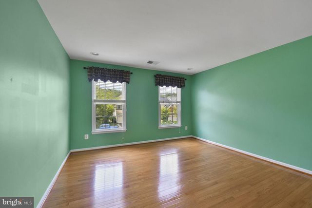 25944 DONOVAN DR, Chantilly, VA 20152