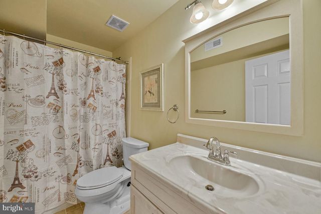 25944 DONOVAN DR, Chantilly, VA 20152