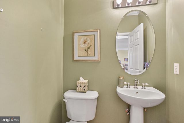 25944 DONOVAN DR, Chantilly, VA 20152