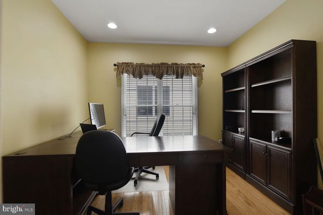 25944 DONOVAN DR, Chantilly, VA 20152