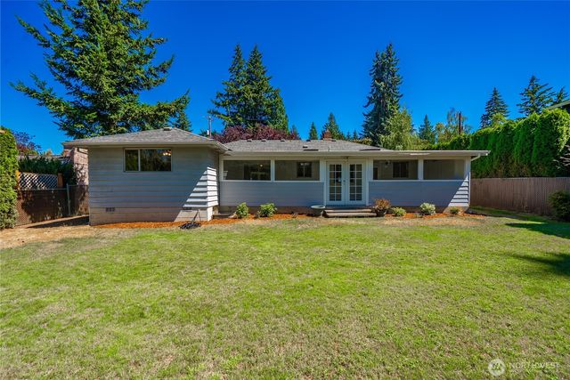 16821 19th Avenue SW, Normandy Park, WA 98166