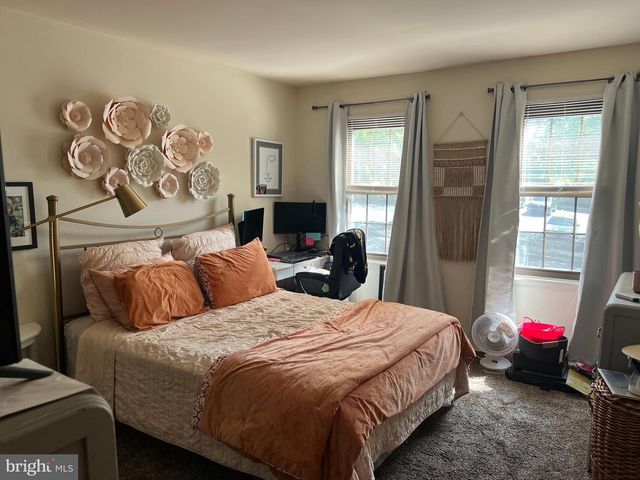 548 LOPAX RD, Harrisburg, PA 17112