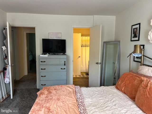 548 LOPAX RD, Harrisburg, PA 17112