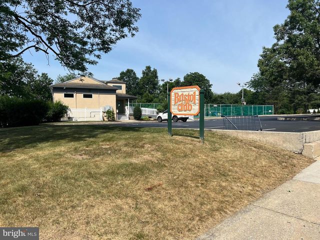 548 LOPAX RD, Harrisburg, PA 17112