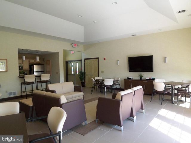 548 LOPAX RD, Harrisburg, PA 17112