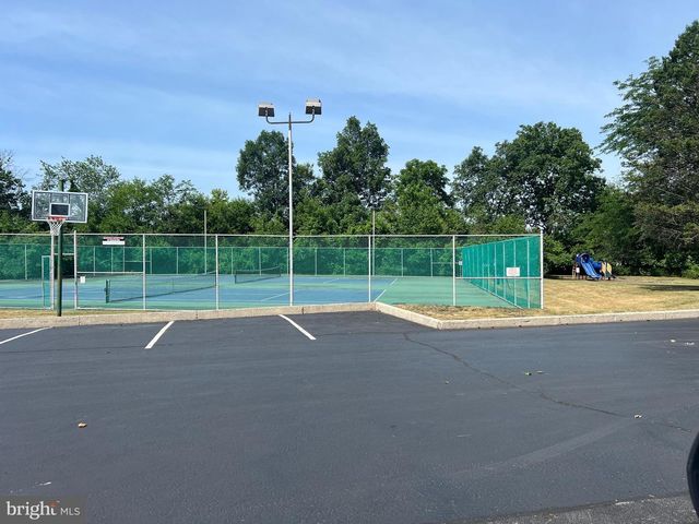 548 LOPAX RD, Harrisburg, PA 17112