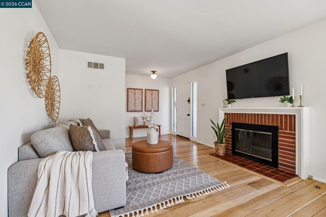 1243 Davis Ave., Concord, CA 94518