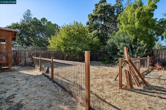 1243 Davis Ave., Concord, CA 94518