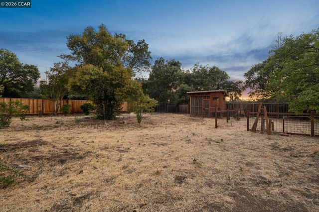 1243 Davis Ave., Concord, CA 94518