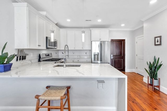 519 Broadway 407, Somerville, MA 02145