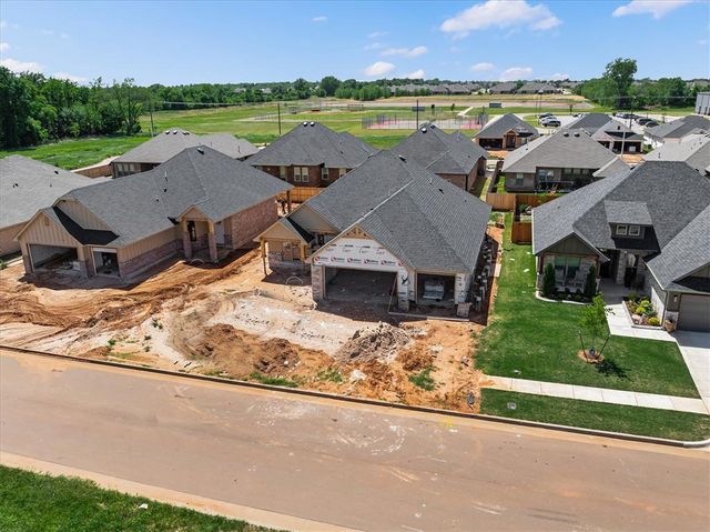 5105 Vine Cliff Road, Mustang, OK 73064