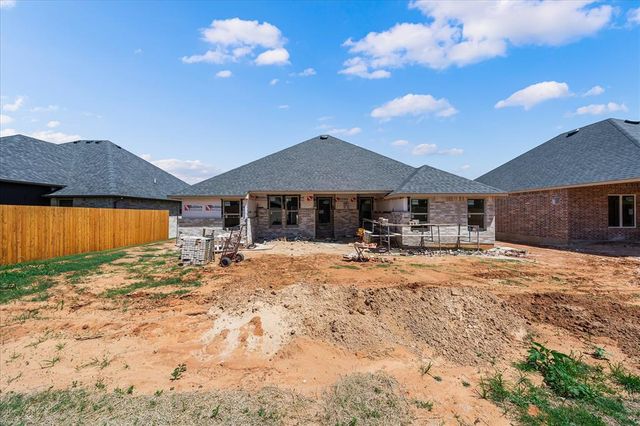 5105 Vine Cliff Road, Mustang, OK 73064