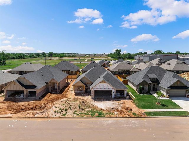 5105 Vine Cliff Road, Mustang, OK 73064
