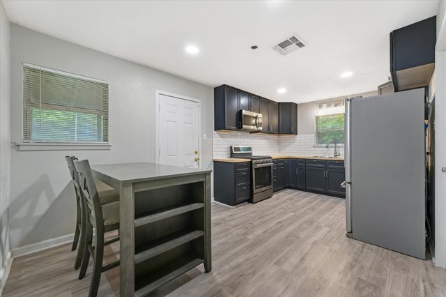 504 Parkside Drive, White Settlement, TX 76108