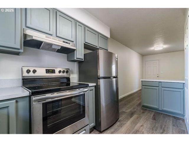 2447 ROOSEVELT Blvd, Eugene, OR 97402