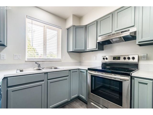 2447 ROOSEVELT Blvd, Eugene, OR 97402