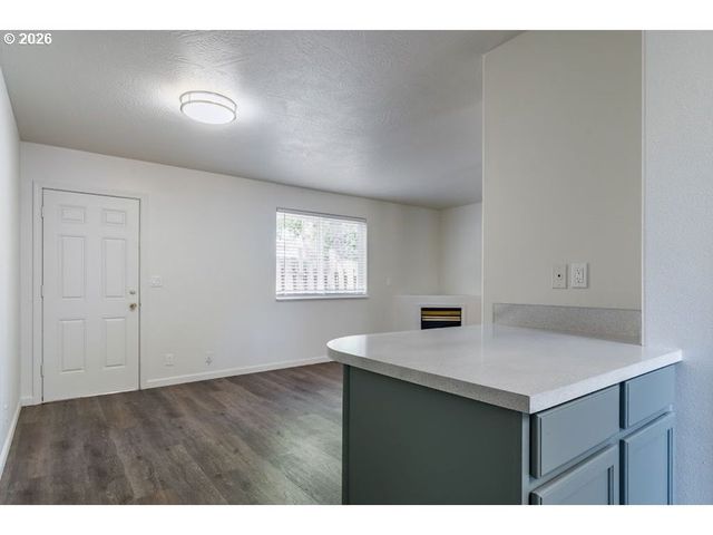 2447 ROOSEVELT Blvd, Eugene, OR 97402