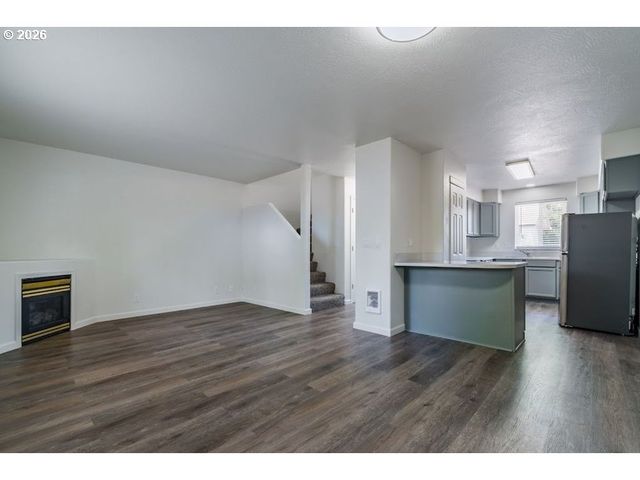 2447 ROOSEVELT Blvd, Eugene, OR 97402