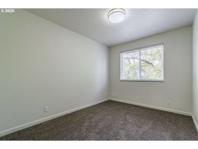 2447 ROOSEVELT Blvd, Eugene, OR 97402