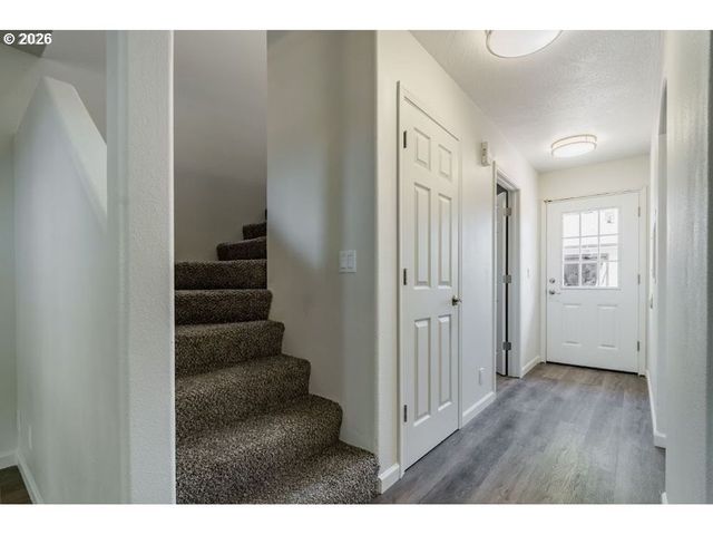 2447 ROOSEVELT Blvd, Eugene, OR 97402