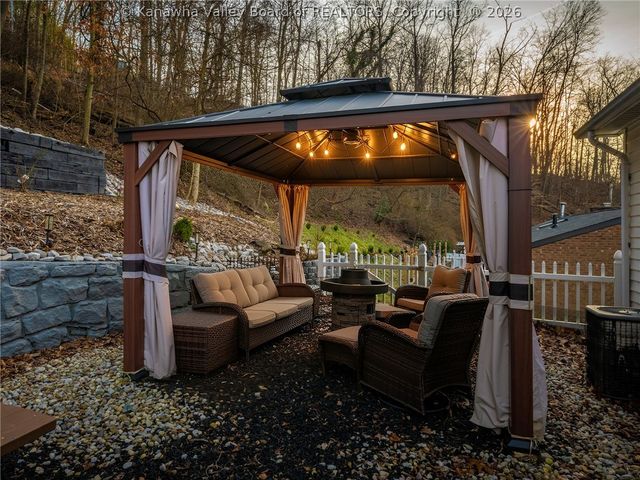 313 Eureka Road, Charleston, WV 25314