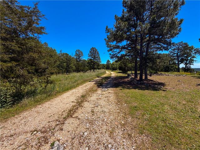 716 County Road 3023, Eureka Springs, AR 72632