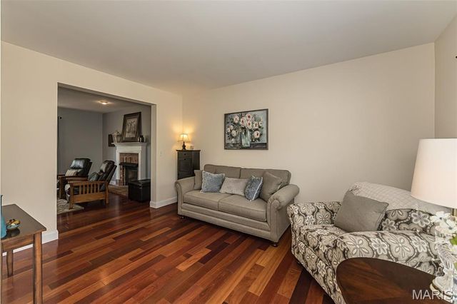 733 Castle Ridge Drive, Ballwin, MO 63021