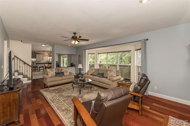 733 Castle Ridge Drive, Ballwin, MO 63021
