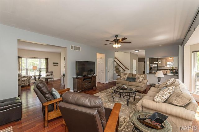 733 Castle Ridge Drive, Ballwin, MO 63021
