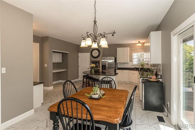 733 Castle Ridge Drive, Ballwin, MO 63021