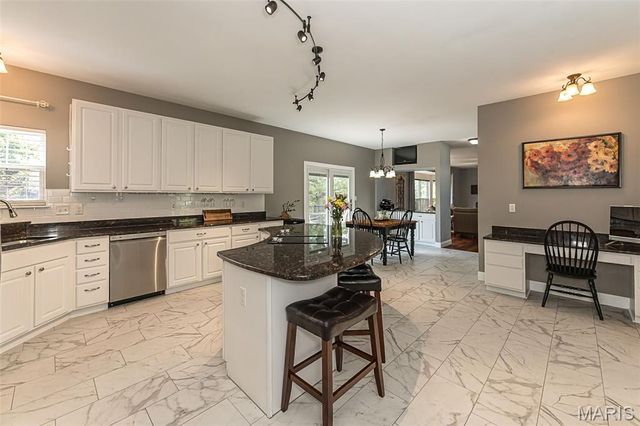 733 Castle Ridge Drive, Ballwin, MO 63021