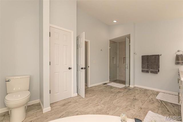 733 Castle Ridge Drive, Ballwin, MO 63021