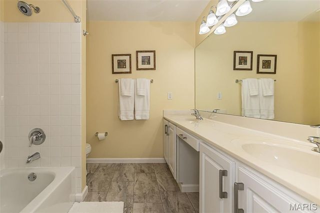 733 Castle Ridge Drive, Ballwin, MO 63021