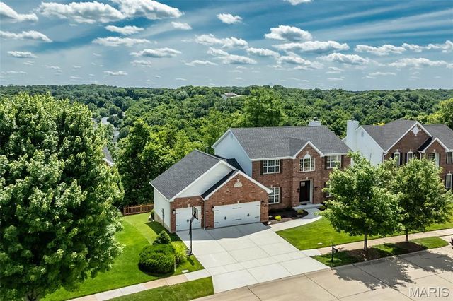 733 Castle Ridge Drive, Ballwin, MO 63021