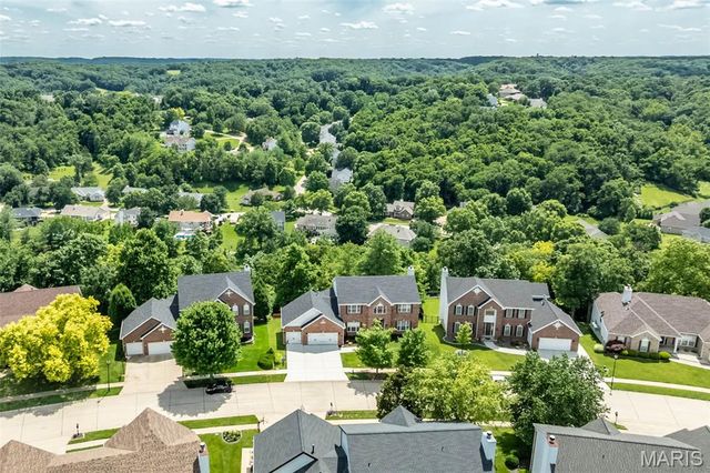 733 Castle Ridge Drive, Ballwin, MO 63021