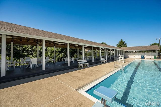 733 Castle Ridge Drive, Ballwin, MO 63021