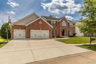 733 Castle Ridge Drive, Ballwin, MO 63021