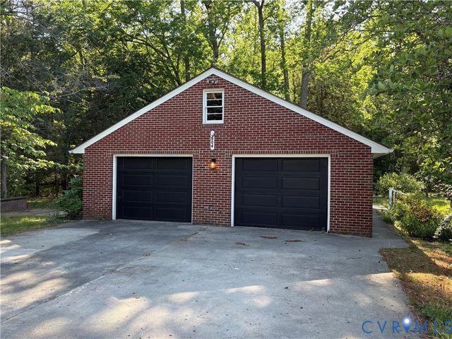 3504 Jackson Farm Rd, Hopewell, VA 23860