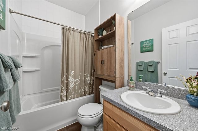 3725 East Boulevard, Aurora, OH 44202