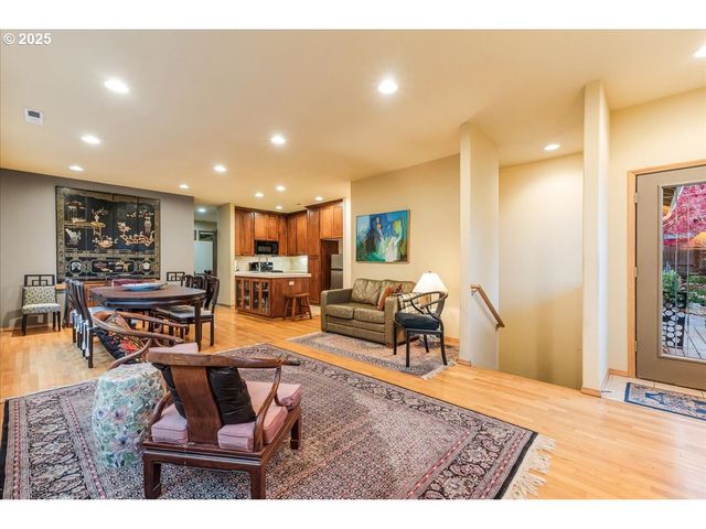 1039 Sw UPLAND Dr, Dundee, OR 97115